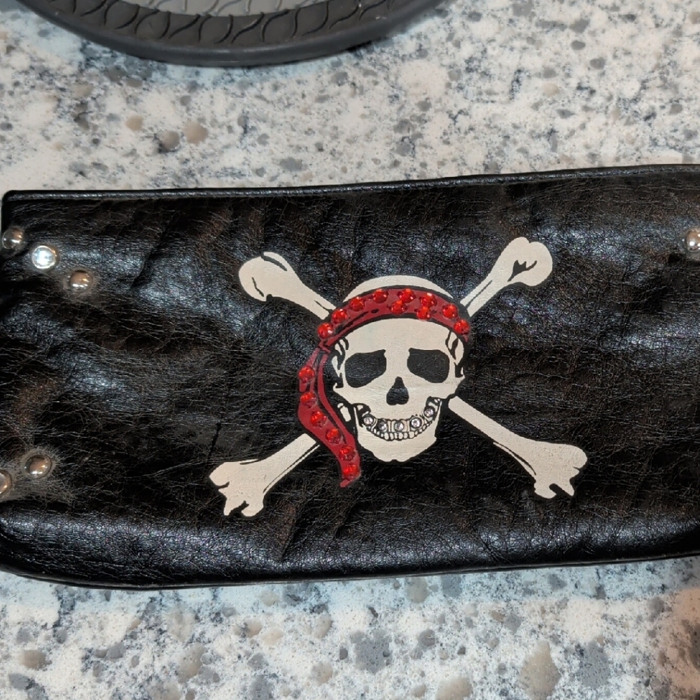 Black Skull and Crossbones Clutch